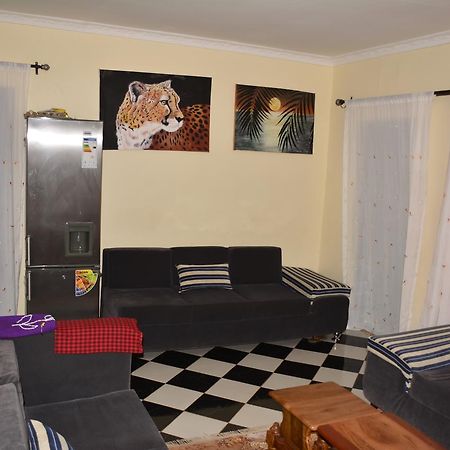 Simple Specious Homestay Arusha Exteriör bild